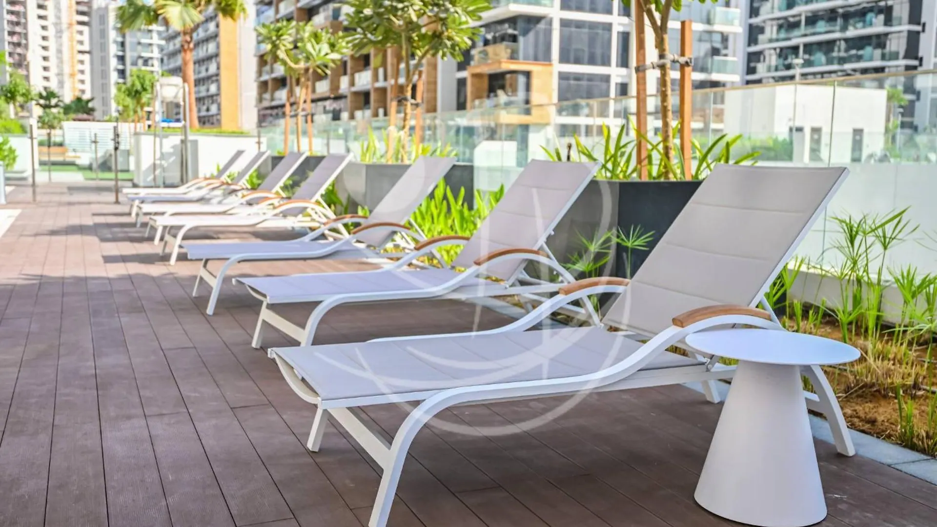 Modern Cozy 1Br Retreat Azizi Riviera Dubai Lejlighed